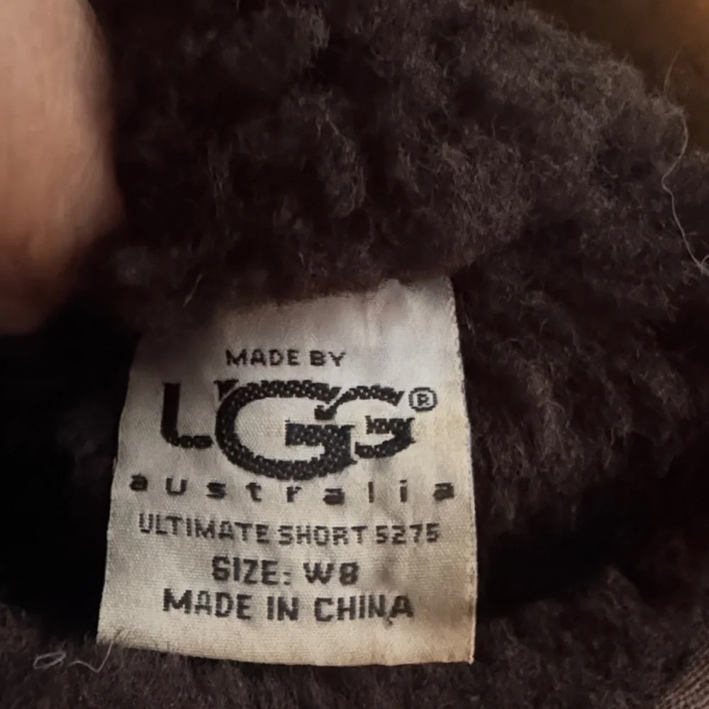UGG Dark Brown Shearling Boots excellent condition. Size 8. - Picture 4 of 4
